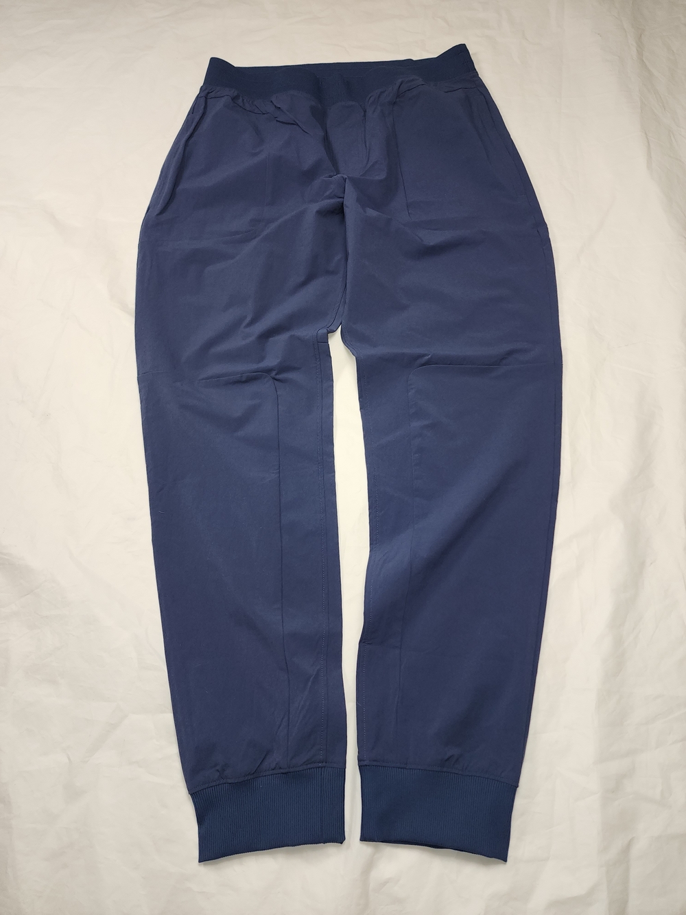 ALO Yoga Men's Navy Blue Jogger Pants